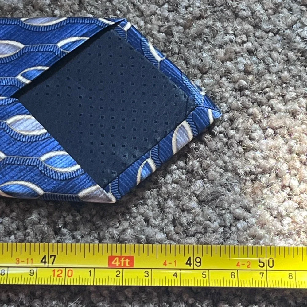 San Marino Italy New York Mens Silk Necktie Blue Geometric Teardrop Pattern Tie